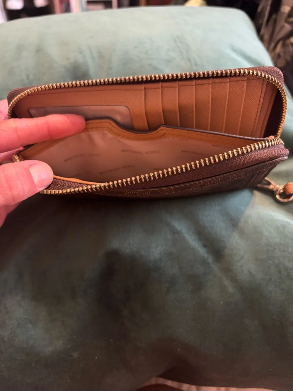 Michael Kors Jet Set Travel Signature Continental Zip Wristlet Wallet – Brown MK